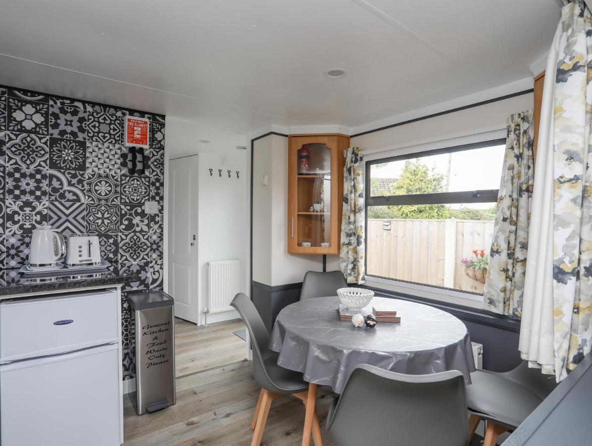 Rhiwlas Bach Benllech Exterior photo