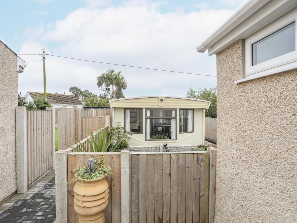 Rhiwlas Bach Benllech Exterior photo